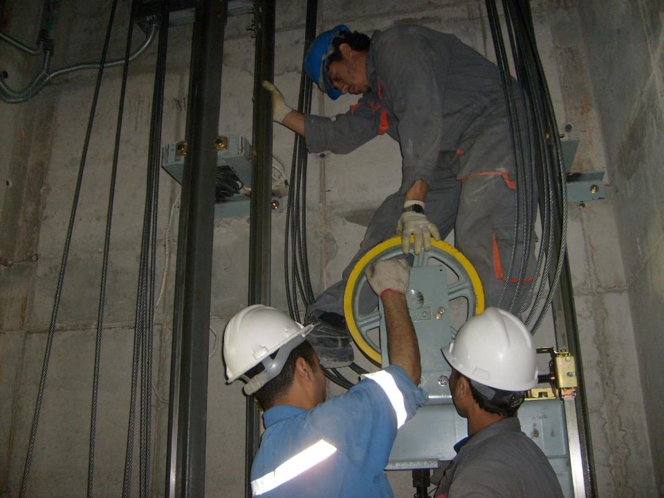 quy trình lắp đặt thang máy chuẩn xác