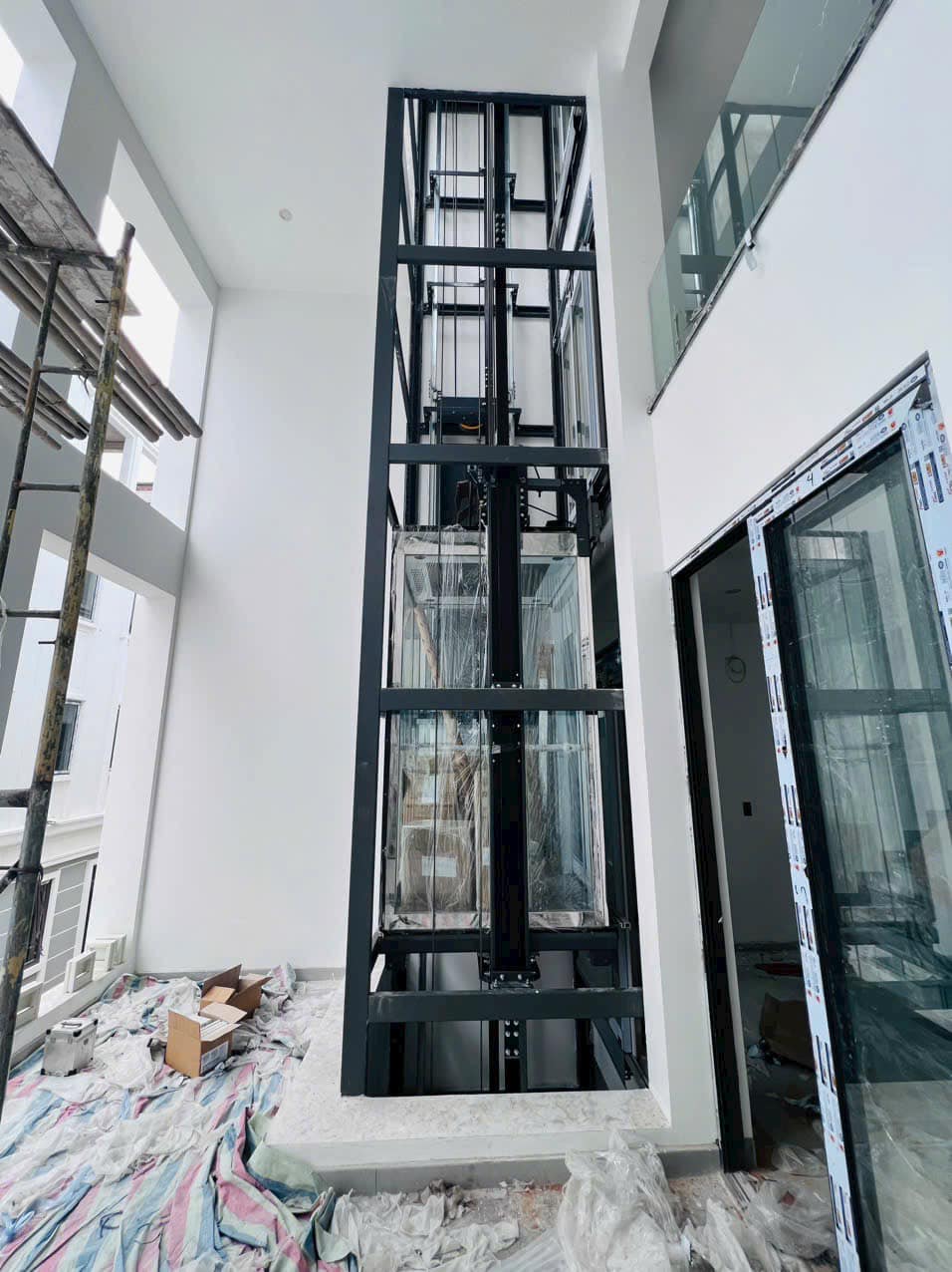 Chi phí xây dựng hố thang máy bằng khung thép