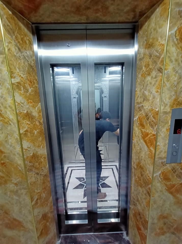 Các bước vệ sinh thang máy cho mùa dịch