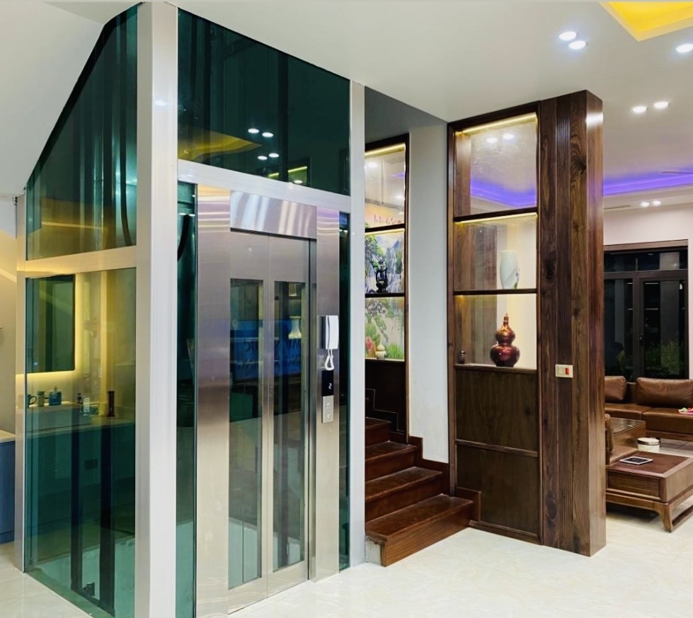 Những lưu ý khi thiết kế nhà có thang máy