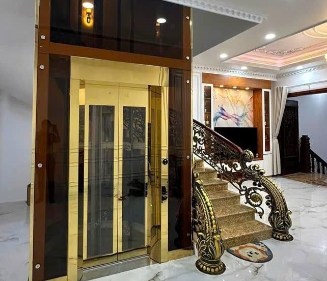 Đặc điểm nổi bật nhất của thang máy vách kính.