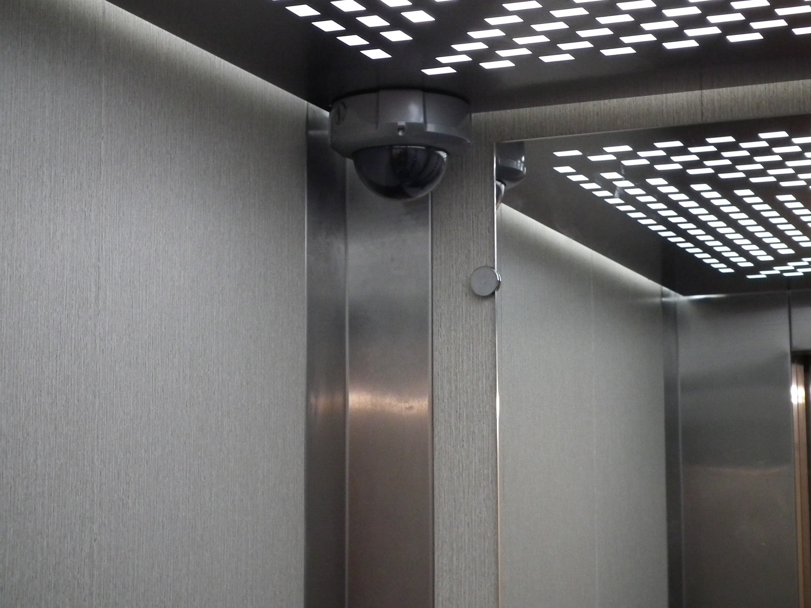 Tư vấn lắp đặt camera cho thang máy