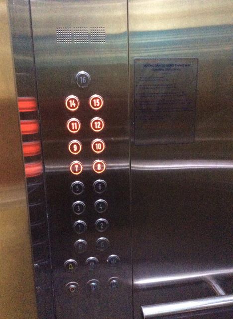 Việc kiểm định là bắt buộc đối với thang máy