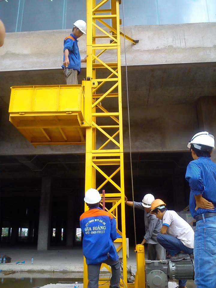 bàn về thang máy sử dụng trong xây dựng