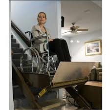 Cầu thang máy đặc biệt dành cho người khuyết tật