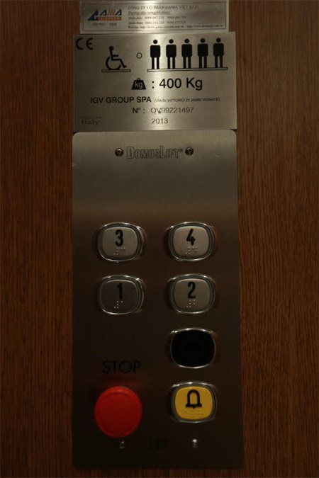 Điều thú vị khi đánh số bảng điều khiển thang máy