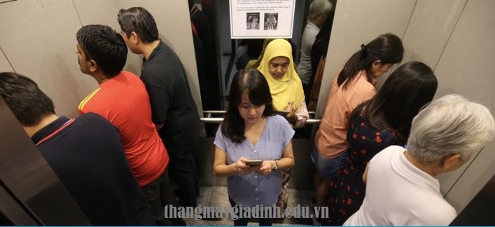 Quy định mới cho người sử dụng thang máy tại Singapore