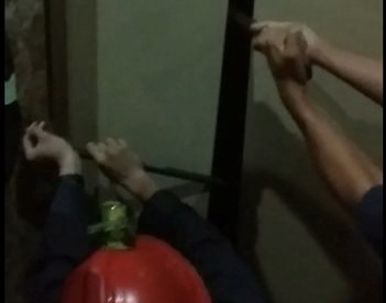 Giải cứu nạn nhân bị kẹt trong thang máy