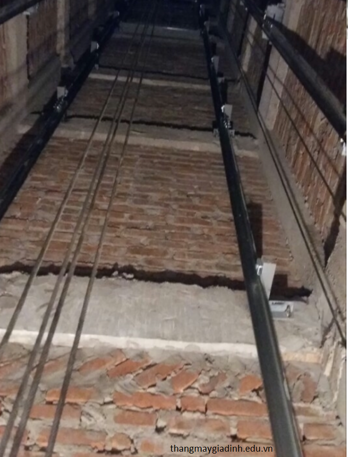 Rail dẫn hướng sử dụng cho thang máy
