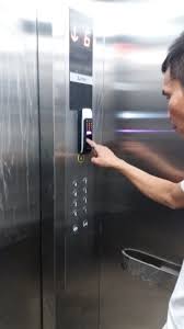 Sử dụng công nghệ RFID có kiểm soát thang máy hiệu quả?