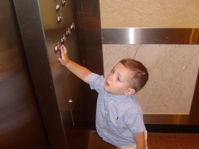 Sử dụng thang máy an toàn cho mọi gia đình
