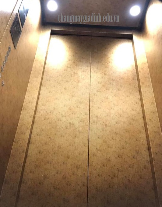 Trang trí nội thất của cabin thang máy