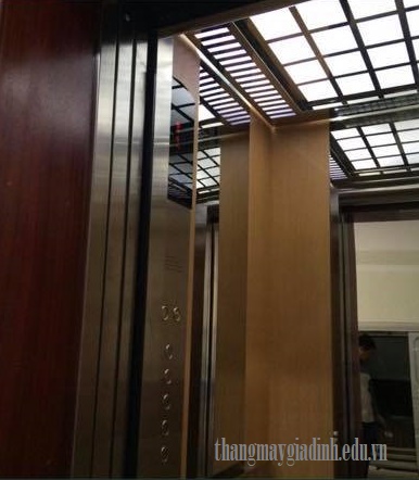 Vì sao Inox gương được ưa dùng cho thang máy