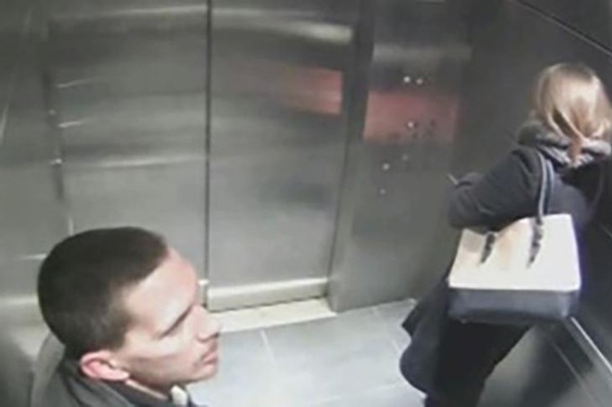 Cảnh báo khi dùng thang máy