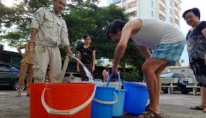 Dân chung cư thiếu nước sinh hoạt