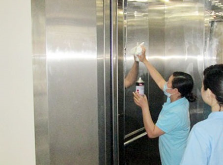 Hướng dẫn cách vệ sinh thang máy