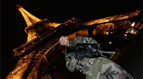 Làm kính chống đạn để chống khủng bố cho tháp Eiffel