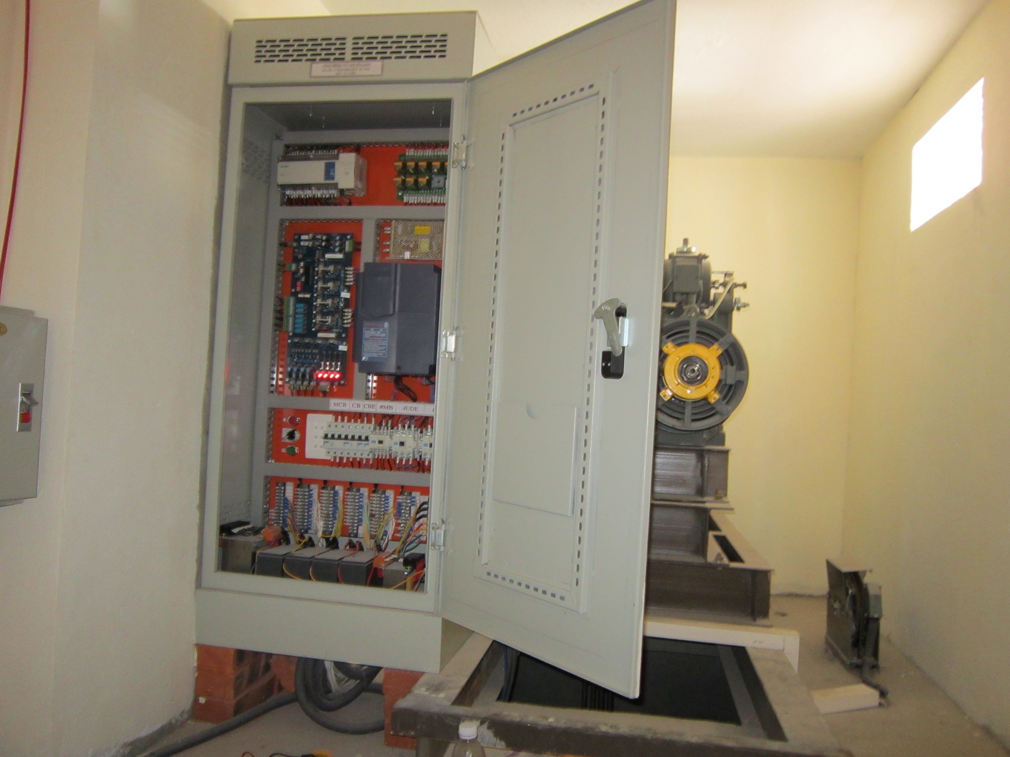 Lắp đặt điện 3 pha cho thiết bị thang máy gia đình