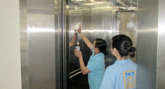 Xử lý mùi hôi trong cabin thang máy