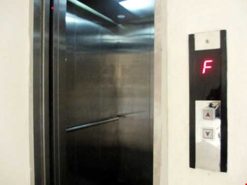Đại tu thang máy để đảm bảo an toàn