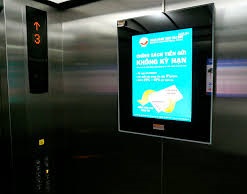 Lắp đặt màn hình LCD trong thang máy