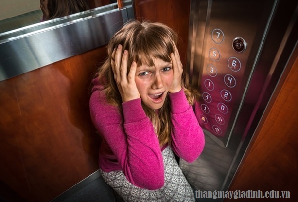 Nguyên tắc an toàn cho trẻ sử dụng thang máy