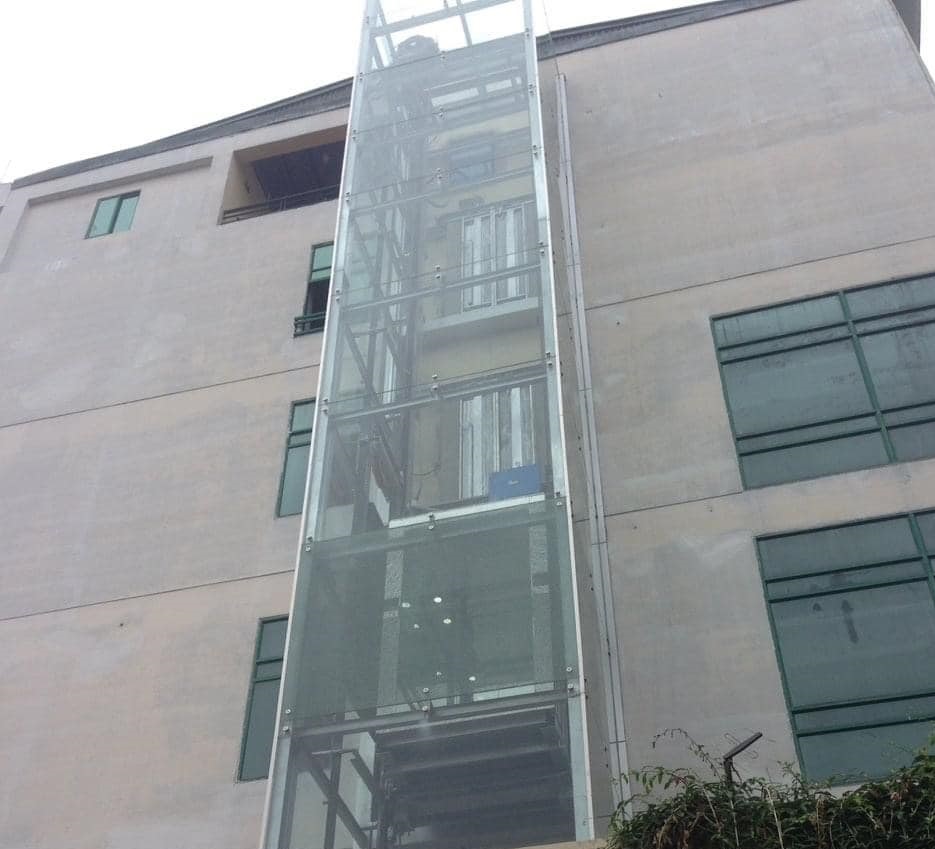 Có nên lắp đặt thang máy ngoài trời hay không