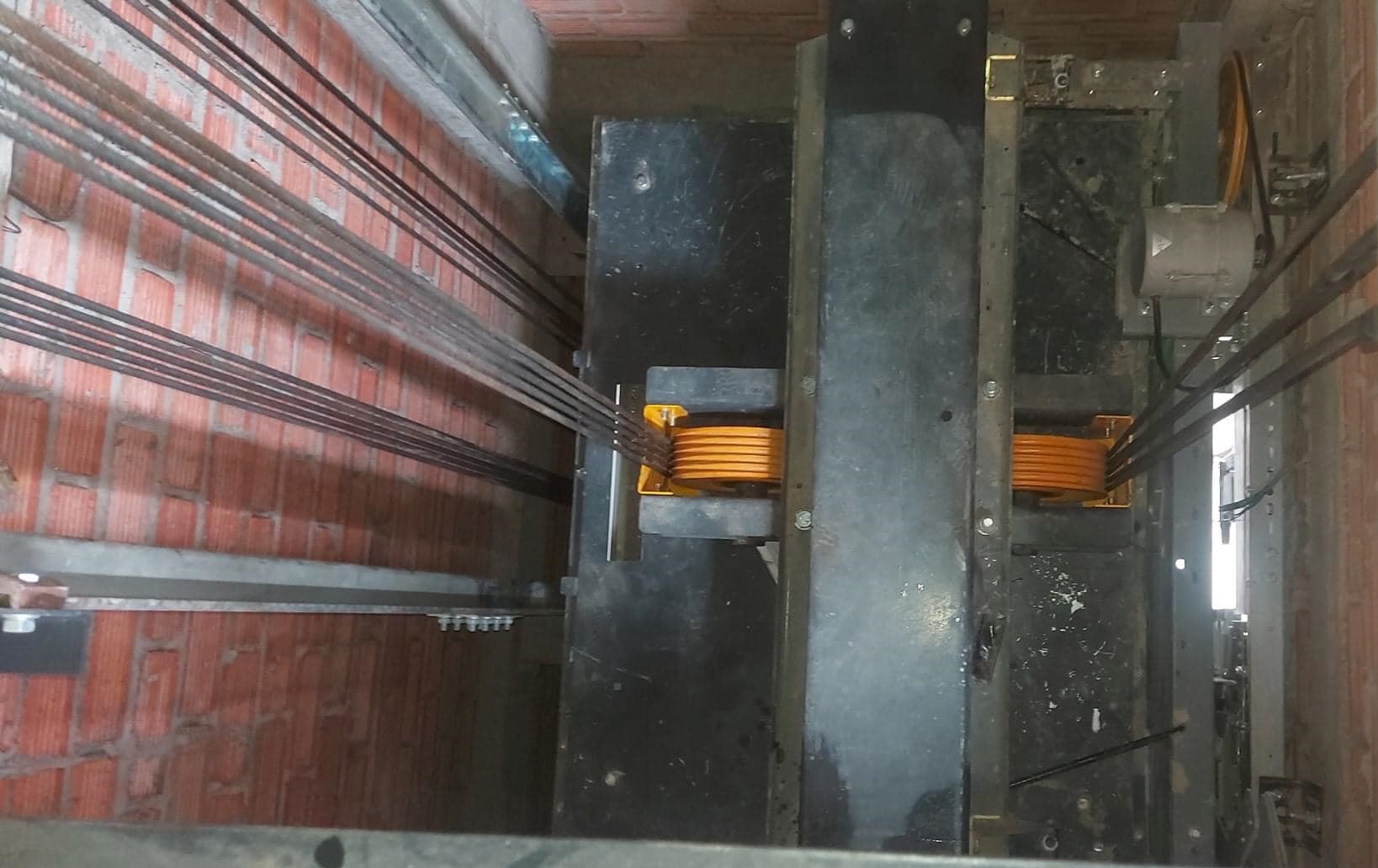Lý do nên kiểm định thang máy cũ nghiêm ngặt