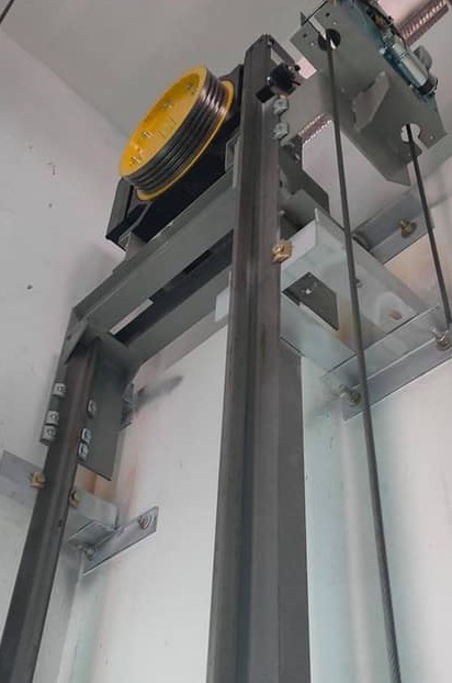 Những thiết bị cần kiểm tra thường xuyên của thang máy tải khách