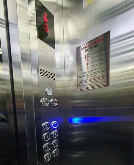 Xử lý thế nào khi thang máy bị nhiễm điện