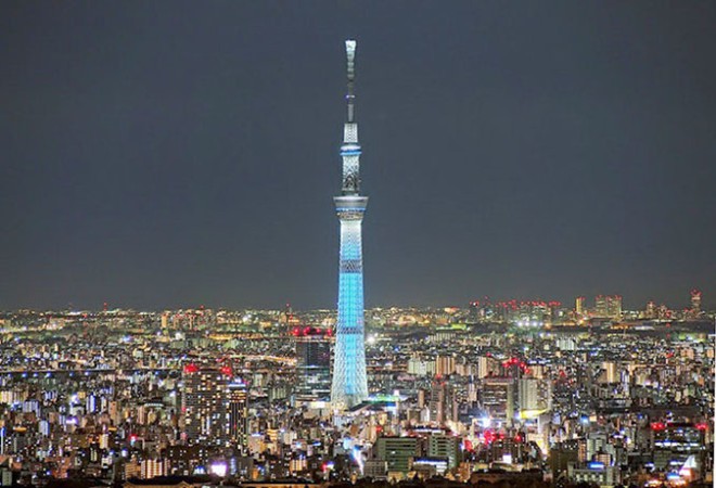 tháp truyền hình cao nhất thế giới tìm du khách